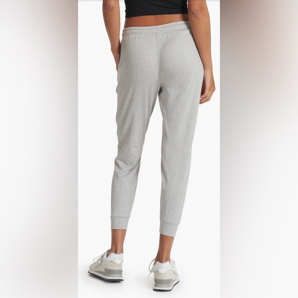 Vuori Light Gray Women's Jogger Pants - Picture 3 of 7